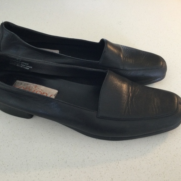 Gorgeous Black Leather Ladies Loafers - Picture 1 of 8